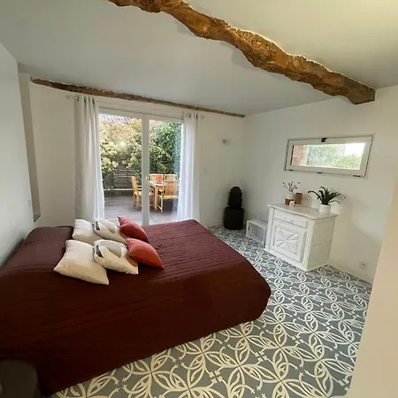Ferienhaus Spacious With Pool Near Carcassonne